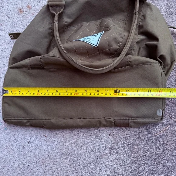 Herschel Supply Duffle Bag Army Olive Green Canvas Tote Weekender Carryall - Picture 8 of 11